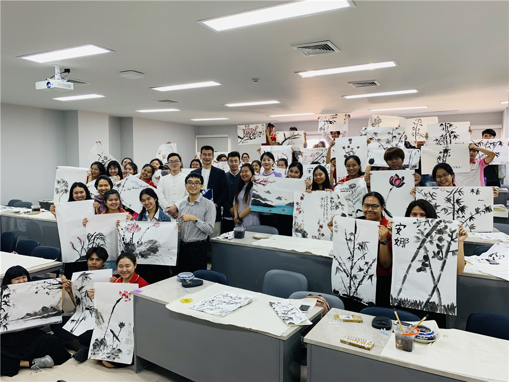 图7.国画讲座后博仁大学艺术学院学生展示作品