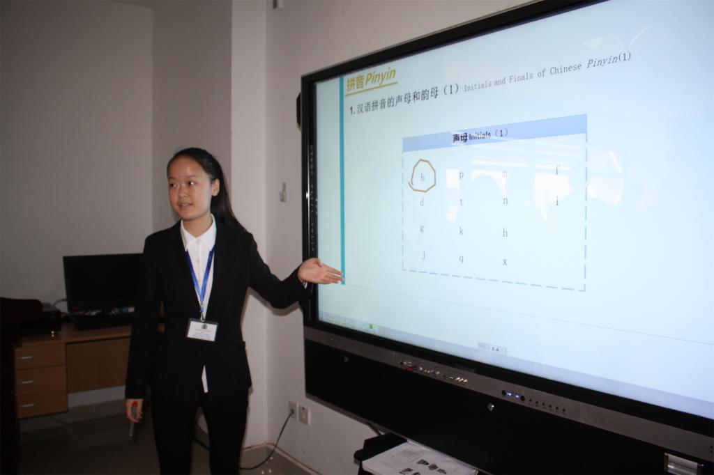 志愿者展示一体机教学