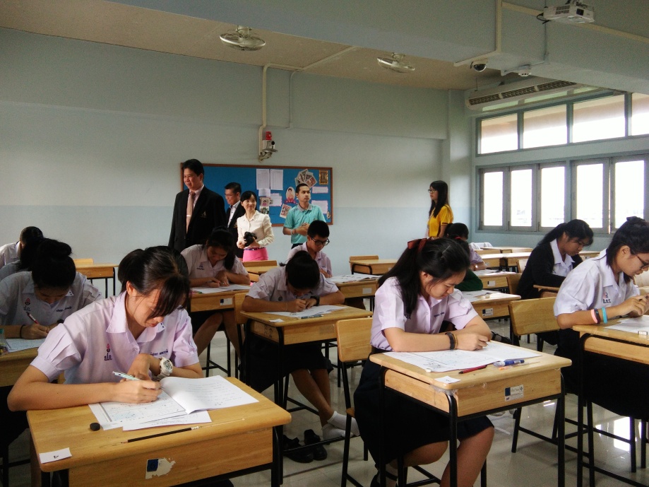 图三:河王中学校长巡视考场