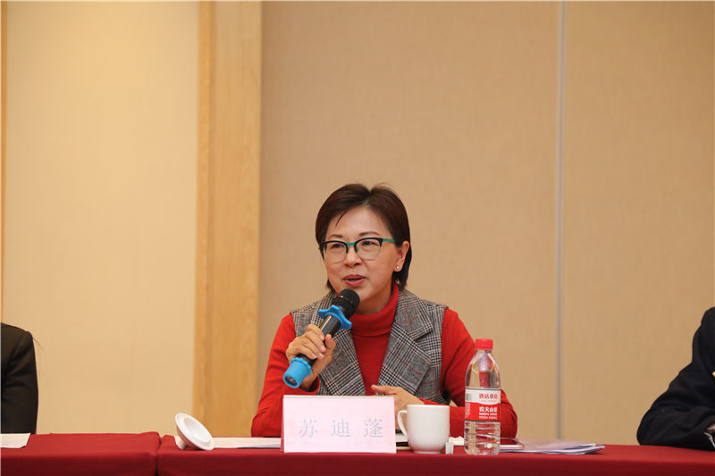 曼松德昭帕亚皇家师范大学孔院泰方院长苏迪蓬作财务报告